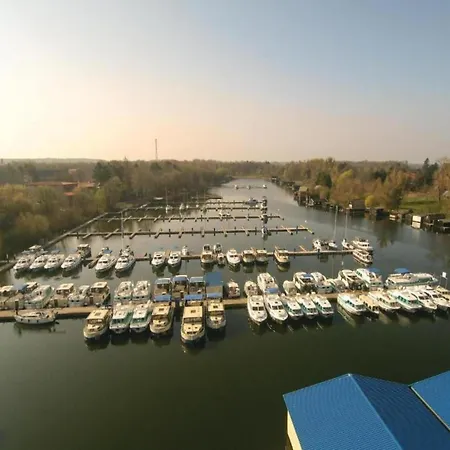 Geschmackvoll Eingerichtetes Appartement *